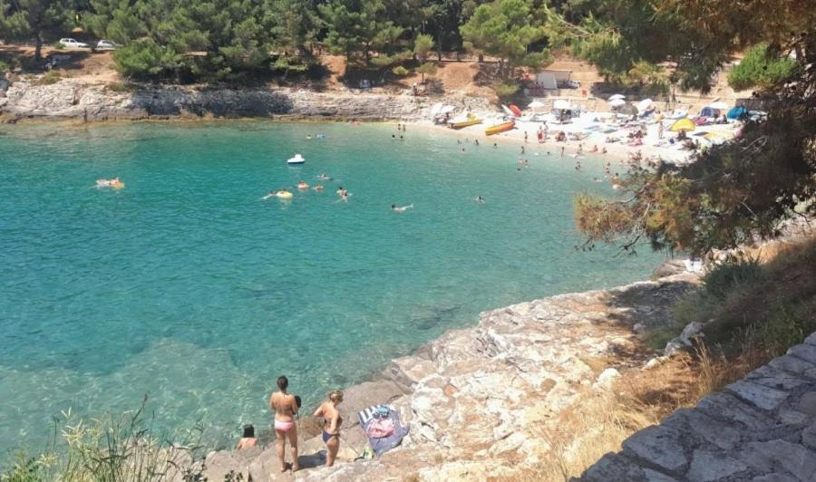 Apartmani Delas Pjescana Uvala Esterno foto