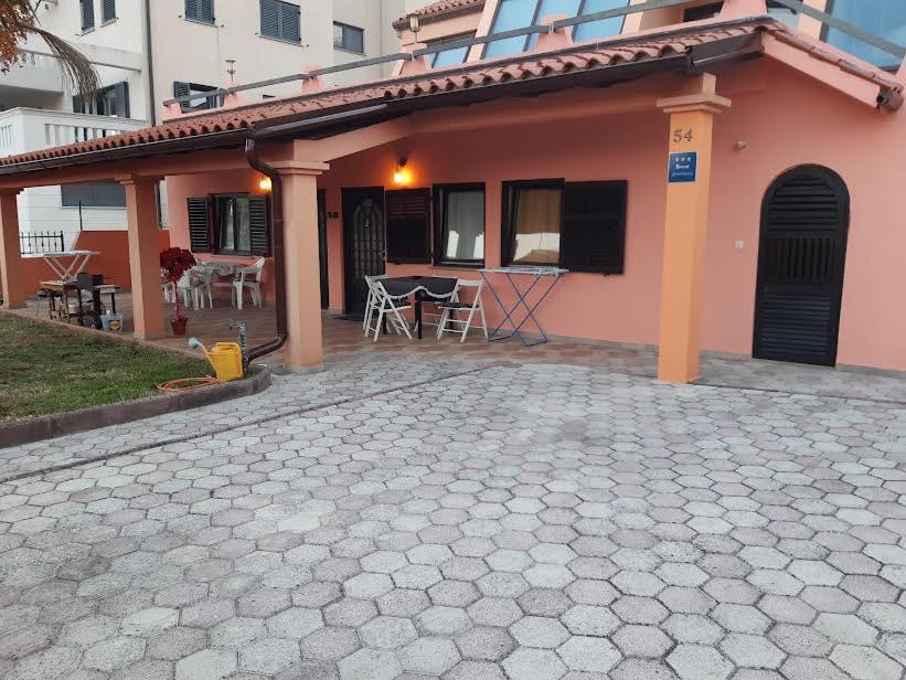 Apartmani Delas Pjescana Uvala Esterno foto