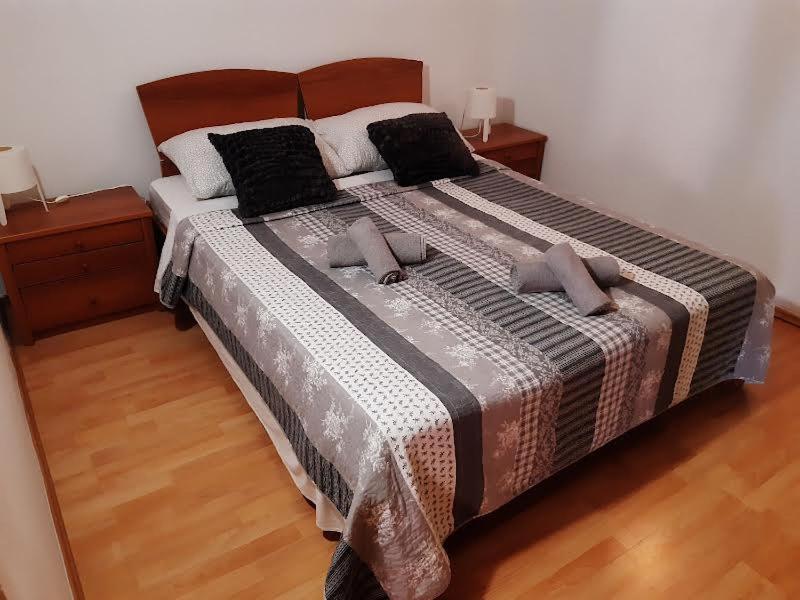 Apartmani Delas Pjescana Uvala Esterno foto
